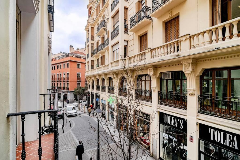 Encantador Apartamento En Chueca Junto A Gran Via, Infantas 1-1 By Batuecas มาดริด ภายนอก รูปภาพ